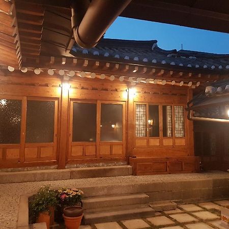 Bukchon Hyosunjae Guesthouse Сеул Екстер'єр фото