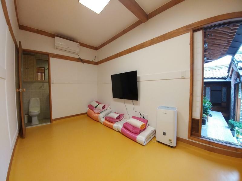 Bukchon Hyosunjae Guesthouse Сеул Екстер'єр фото