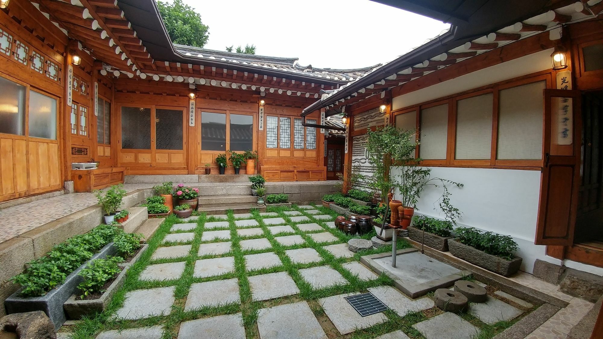 Bukchon Hyosunjae Guesthouse Сеул Екстер'єр фото