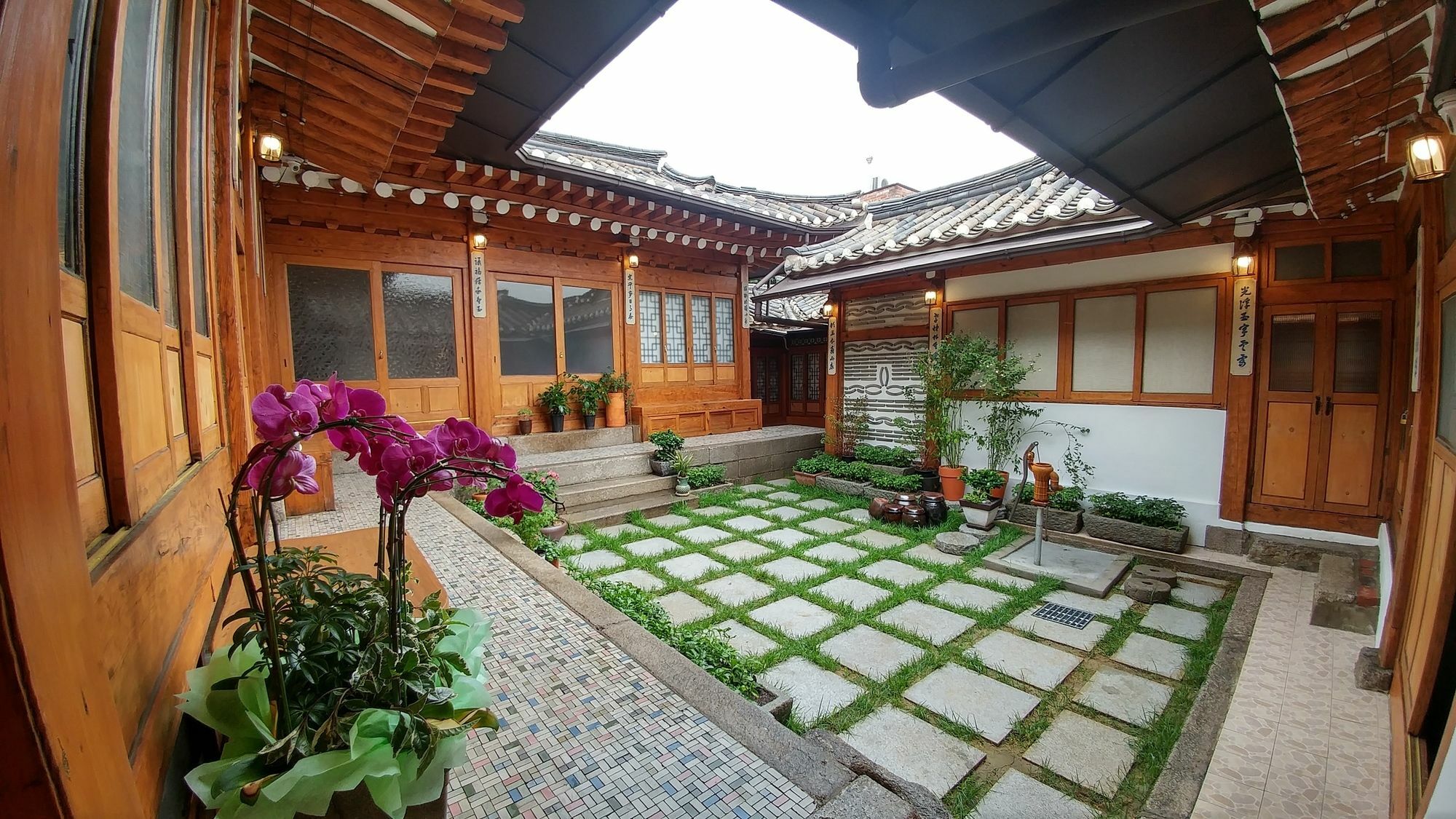 Bukchon Hyosunjae Guesthouse Сеул Екстер'єр фото